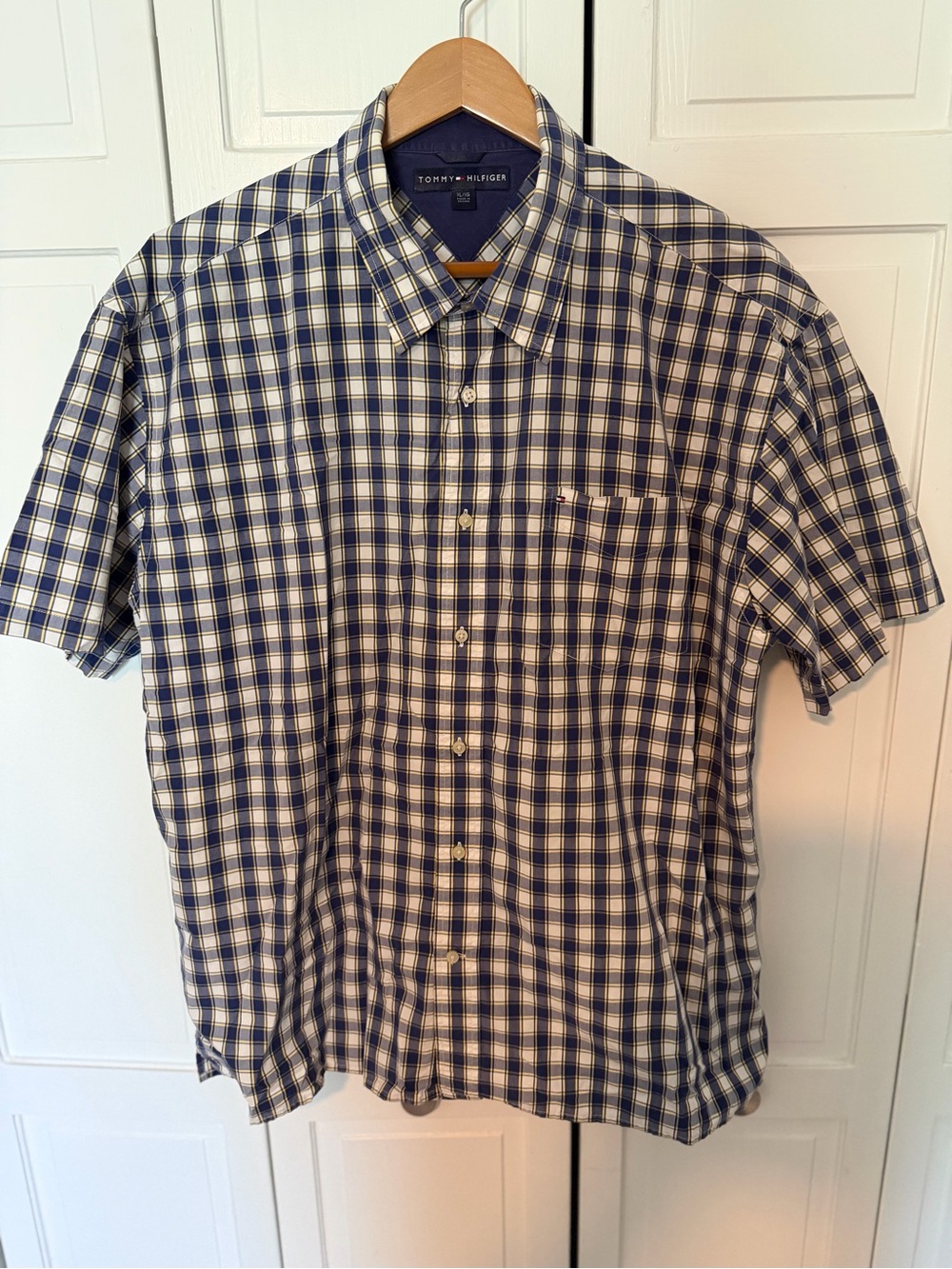 Tommy Hilfiger Men’s XL Navy Yellow Plaid Short Sleeve Button Up Shirt